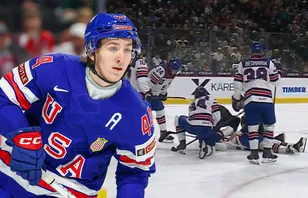 Otäcka bilderna inatt: USA-stjärnan förd till sjukhus