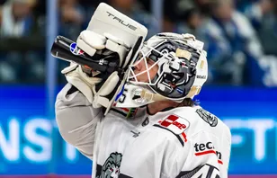 Förre SHL-målvakten tog klubben till domstol: "Aldrig varit med om förut"