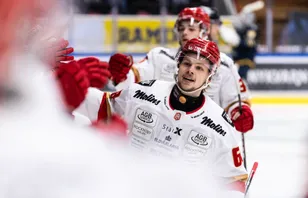 Profilen klev fram – presenterade sig i nya klubben