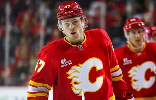 Connor Zary placeras på waivers av Calgary Flames. 