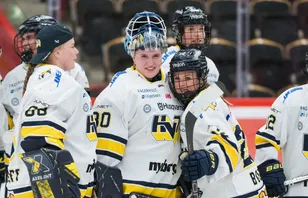 Målvakten lämnar krislaget