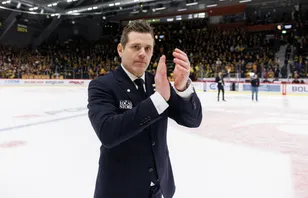 Han prisas som Årets Tränare i SHL