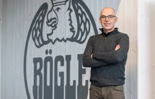Går minus – men ökar lönebudgeten: "Planerat arbete"