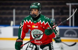 Klart: Stjärnforwarden förlänger