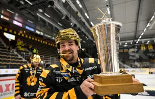 Emil Djuse missar SHL-premiären.