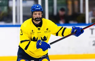 Zigge Bratt får SHL-debutera i Frölunda.
