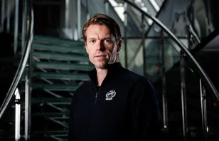 Sportchefen ryktas till SHL-klubben – svarar nu på ryktet