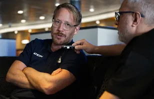 Emil Georgsson har förlängt med Södertälje.