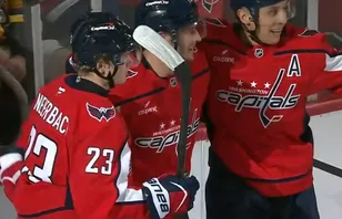 Theodor Niederbach skrev in sig i poängprotokollet i sin Capitals-debut.