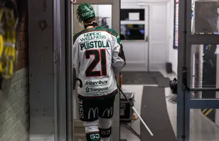 Patrik Puistola tvingades lämna matchen mot Björklöven.