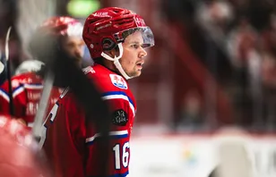 Lukas Pilö under ishockeymatchen i SHL mellan Timrå och Växjö den 18 september 2025 i Timrå. 