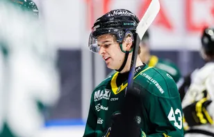 Noel Edfeldt lämnar både Hockeyallsvenskan och Sverige. 
