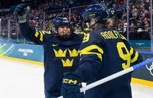Damkronorna hyllas i krossen: "Jättefin start på OS"