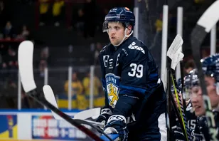 Mästarna värvar meriterad forward: "Enkelt beslut"