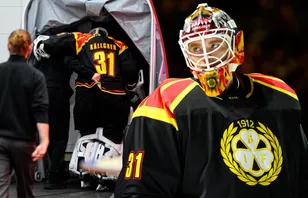 Erik Källgren tvingades lämna gårdagens match med kramp. 