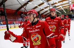 Tre poäng till Almtuna efter avgörande i slutperioden mot Modo Hockey