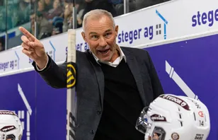 Svenske tränaren förlänger med Schweiz