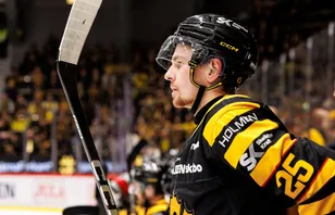 Backen kan bli kvar i SHL – trots NHL-ryktena: "Han får höra av sig"