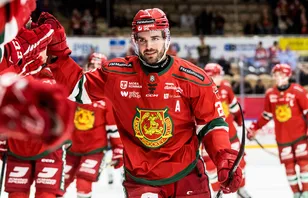 Bekräftar efter SHL-intresset: Tappar succéforwarden