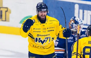 Lukas Rousek jagas av Sparta Prag, enligt uppgifter.