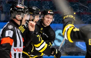 Kross på Hovet – sköt upp MoDos firande