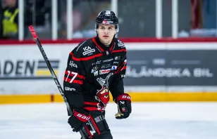 Får NHL-kontrakt - trots tunga säsongen