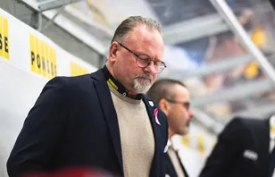 Har saknats i båset - får lämna Timrå