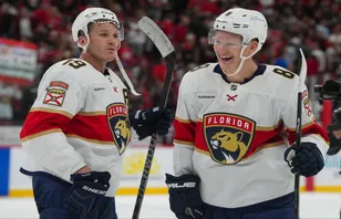 Matthew och Brady Tkachuk hade stor show mot Columbus.
Foto: Bildbyrån