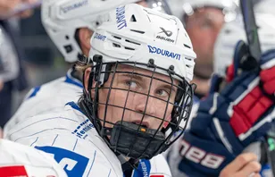 Adler Mannheims Max Calce har inlett den tyska säsongen på ett remarkabelt sätt. Foto: HMB Media/Alamy Live News