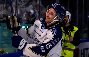 Max Veronneau stannar i SHL: "Revanschsugen"