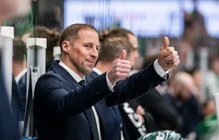 Uppgifter: Abbott stannar i Färjestad - länge