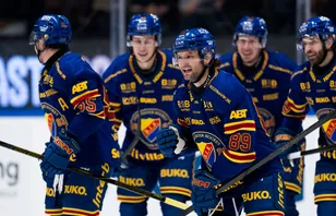 Oliver Wahlstrom jublar efter 1–0 mot Växjö. 