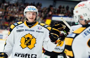 John Klingberg van SM-guld med Skellefteå 2013.
Foto: Bildbyrån