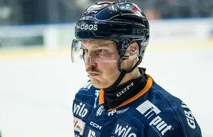 Erik Andersson kliver ner i Hockeyettan. 