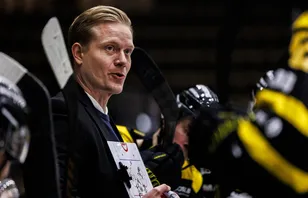Följer med - blir ny assisterande tränare