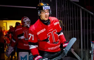 Förre SHL-spelaren stannar i KHL