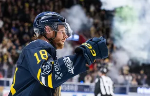 Carter Souch firar ett av sina två mål mot Mora.
Foto: Jonathan Näckstrand / BILDBYRÅN