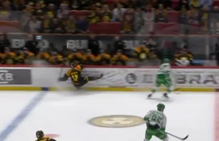 Julien Gauthier kolliderade med sargen.