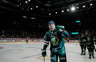 Frågetecken kring stjärnan: "Han var inte med på isen idag"