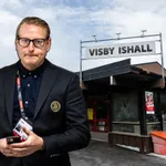 Magnus Mårtensson och svenska ishockeyförbundet har gett Visby/Roma dispens.