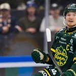 Axel Ottosson är tillbaka i SHL efter sju säsonger och har startat riktigt starkt. 