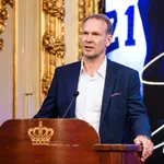 Nicklas Lidström kliver in i Tre Kronor.