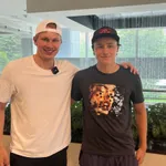 Otto och Knut Stenberg är på plats i Buffalo för storebrors NHL-draft.
