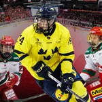 17-årige Milan Sundström lyfts upp i A-laget i MoDo.